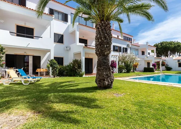 Akisol Olhos De Agua Pine Ii Apartment